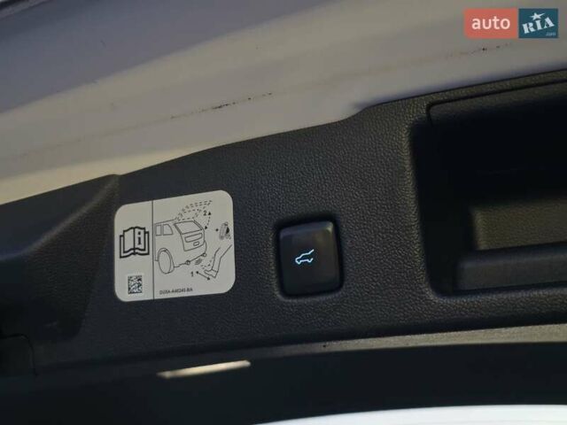 Форд Эскейп 2020 в Тернополе на Automoto.ua Белый Форд Эскейп, объемом двигателя 2 л и пробегом 89 тыс. км за 17499 $, фото 30 на Automoto.ua