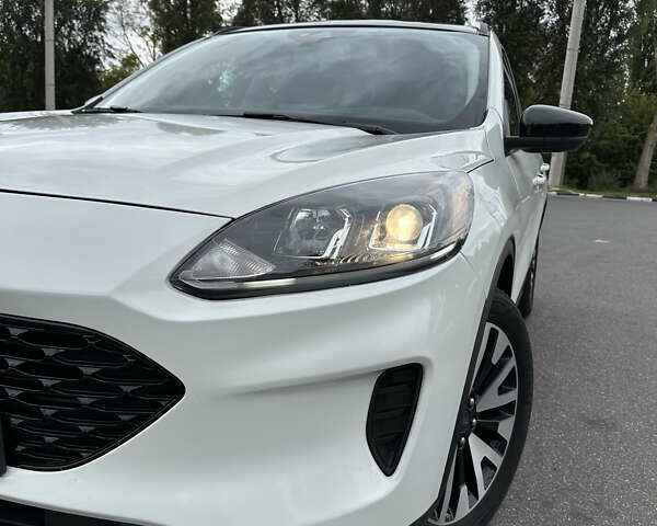 Форд Эскейп 2020 в Харькове на Automoto.ua Белый Форд Эскейп, объемом двигателя 2.5 л и пробегом 71 тыс. км за 22500 $, фото 9 на Automoto.ua