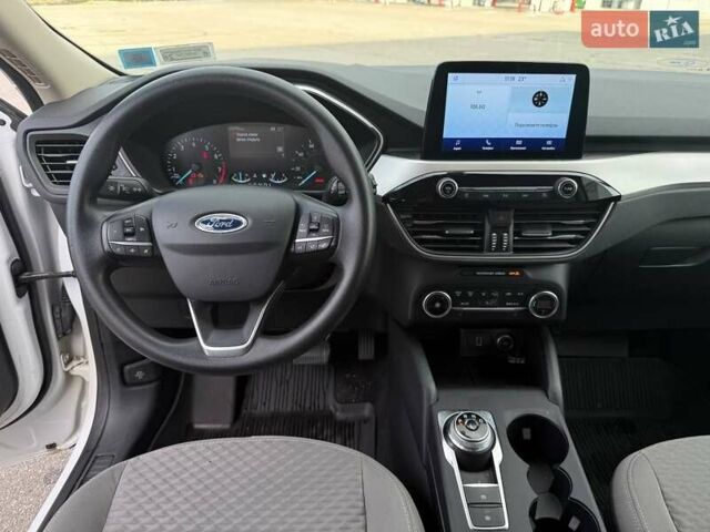 Белый Форд Эскейп, объемом двигателя 1.5 л и пробегом 129 тыс. км за 16000 $, фото 3 на Automoto.ua