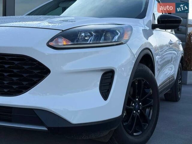 Білий Форд Ескейп, об'ємом двигуна 2.5 л та пробігом 60 тис. км за 19500 $, фото 3 на Automoto.ua