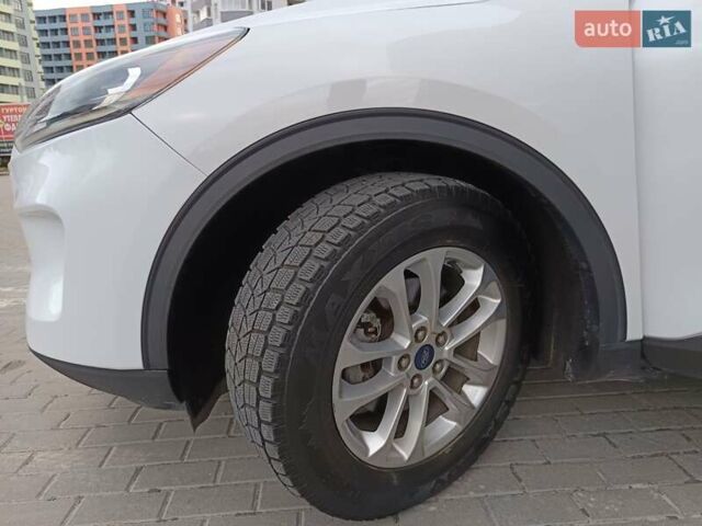 Белый Форд Эскейп, объемом двигателя 1.5 л и пробегом 129 тыс. км за 15500 $, фото 19 на Automoto.ua