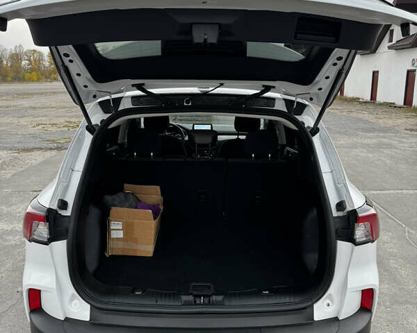 Белый Форд Эскейп, объемом двигателя 1.5 л и пробегом 153 тыс. км за 16300 $, фото 36 на Automoto.ua