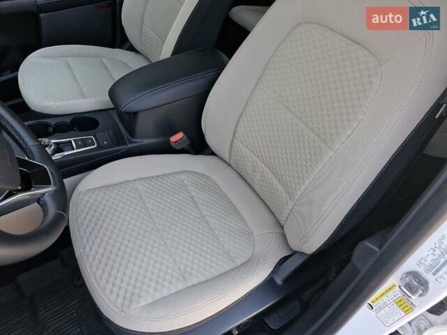 Білий Форд Ескейп, об'ємом двигуна 2.5 л та пробігом 14 тис. км за 23999 $, фото 25 на Automoto.ua