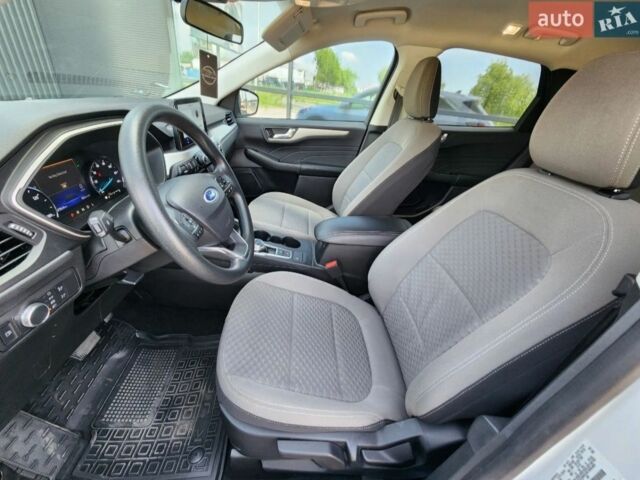 Белый Форд Эскейп, объемом двигателя 2.5 л и пробегом 39 тыс. км за 21700 $, фото 3 на Automoto.ua