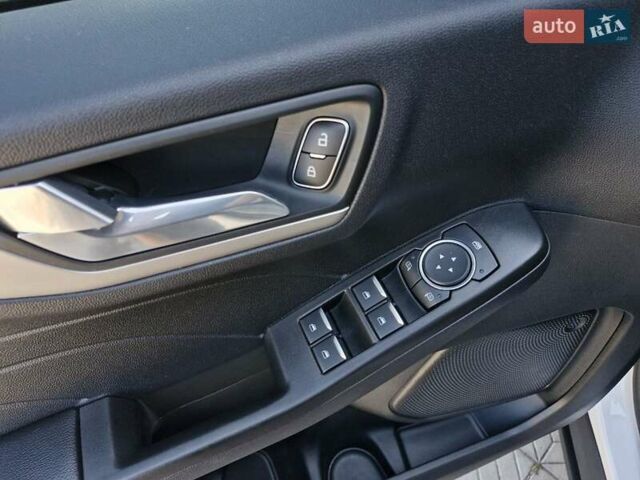 Білий Форд Ескейп, об'ємом двигуна 2.5 л та пробігом 14 тис. км за 23999 $, фото 12 на Automoto.ua