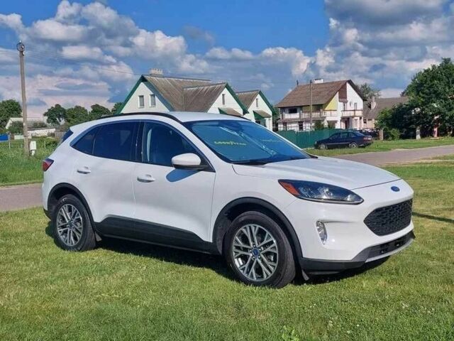 Белый Форд Эскейп, объемом двигателя 2.5 л и пробегом 95 тыс. км за 19500 $, фото 1 на Automoto.ua