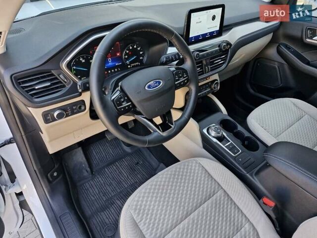 Білий Форд Ескейп, об'ємом двигуна 2.5 л та пробігом 14 тис. км за 23999 $, фото 15 на Automoto.ua