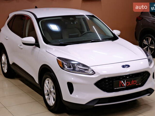 Белый Форд Эскейп, объемом двигателя 1.5 л и пробегом 127 тыс. км за 16900 $, фото 3 на Automoto.ua