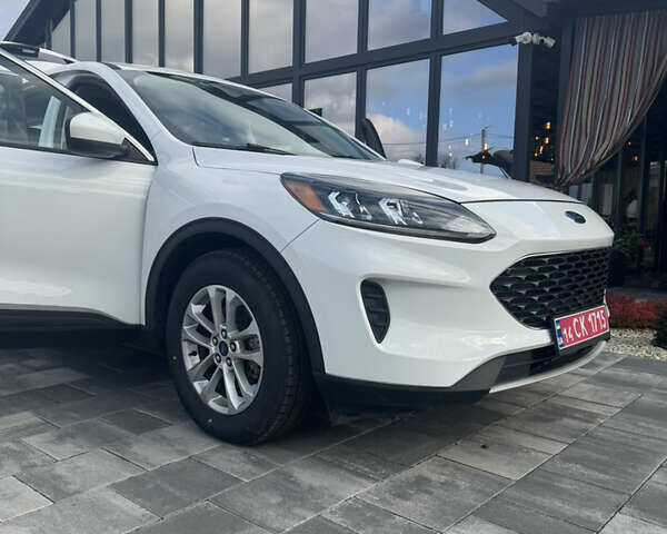 Белый Форд Эскейп, объемом двигателя 2.5 л и пробегом 60 тыс. км за 21000 $, фото 9 на Automoto.ua