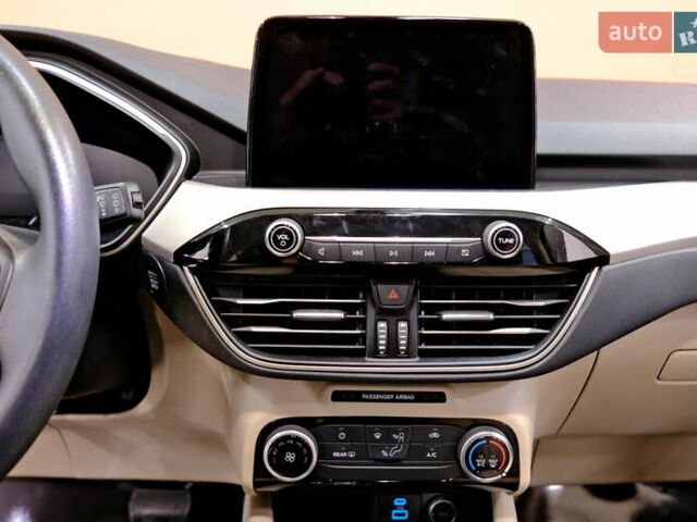 Белый Форд Эскейп, объемом двигателя 1.5 л и пробегом 127 тыс. км за 16900 $, фото 19 на Automoto.ua