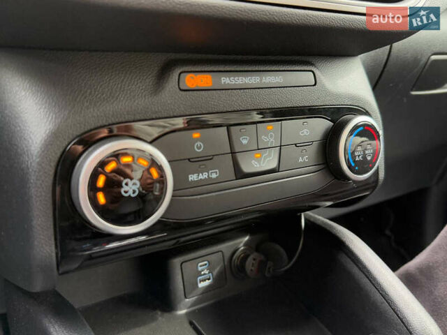 Белый Форд Эскейп, объемом двигателя 1.5 л и пробегом 34 тыс. км за 19999 $, фото 18 на Automoto.ua