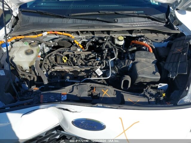 Белый Форд Эскейп, объемом двигателя 2.5 л и пробегом 125 тыс. км за 13450 $, фото 10 на Automoto.ua