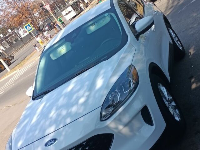 Білий Форд Ескейп, об'ємом двигуна 1.5 л та пробігом 82 тис. км за 15399 $, фото 2 на Automoto.ua