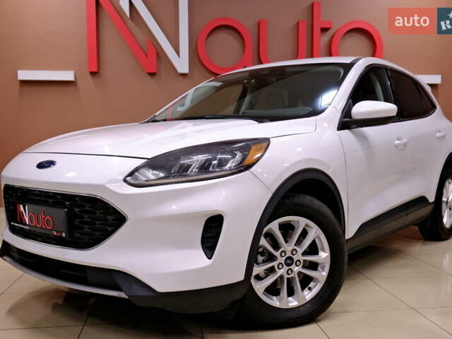 Белый Форд Эскейп, объемом двигателя 1.5 л и пробегом 127 тыс. км за 16900 $, фото 8 на Automoto.ua