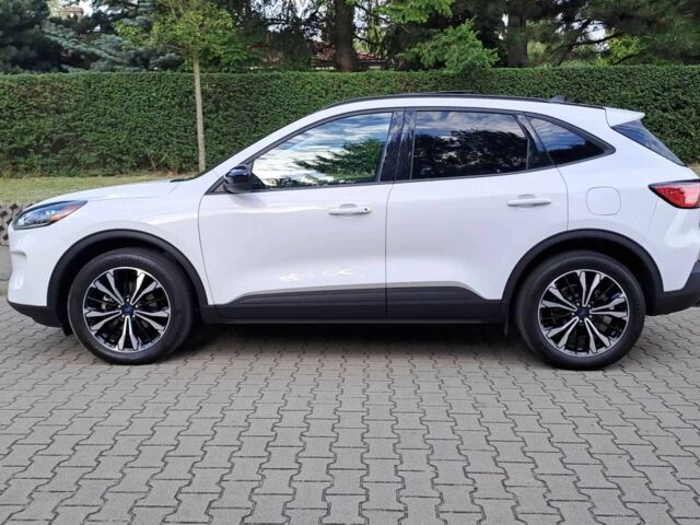 Білий Форд Ескейп, об'ємом двигуна 2 л та пробігом 23 тис. км за 12500 $, фото 4 на Automoto.ua