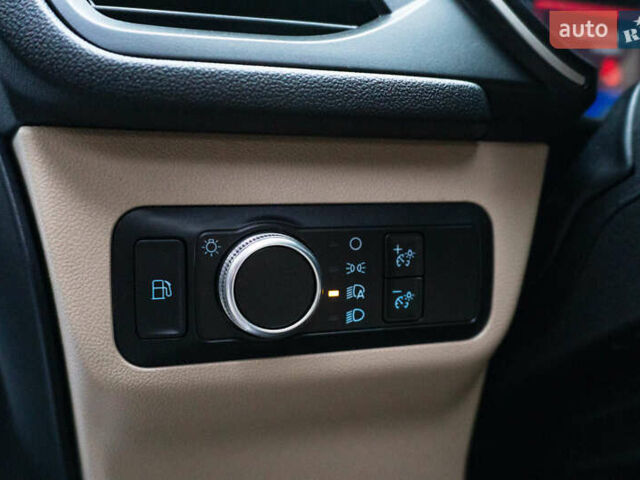 Белый Форд Эскейп, объемом двигателя 2.5 л и пробегом 130 тыс. км за 19700 $, фото 26 на Automoto.ua