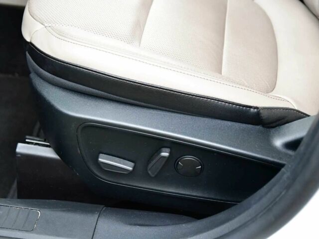 Белый Форд Эскейп, объемом двигателя 2 л и пробегом 81 тыс. км за 12900 $, фото 19 на Automoto.ua