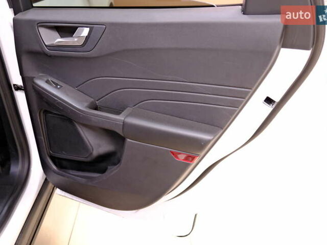 Белый Форд Эскейп, объемом двигателя 1.5 л и пробегом 127 тыс. км за 16900 $, фото 36 на Automoto.ua