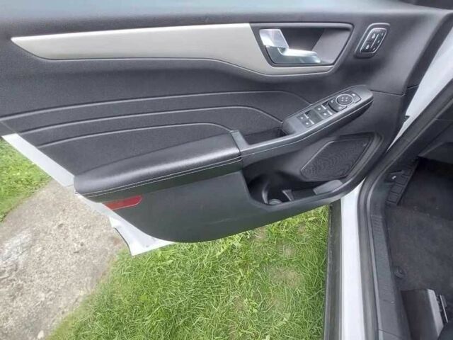 Белый Форд Эскейп, объемом двигателя 1.5 л и пробегом 53 тыс. км за 16500 $, фото 8 на Automoto.ua