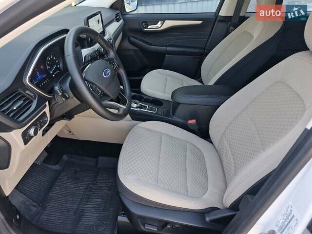 Білий Форд Ескейп, об'ємом двигуна 2.5 л та пробігом 14 тис. км за 23999 $, фото 16 на Automoto.ua