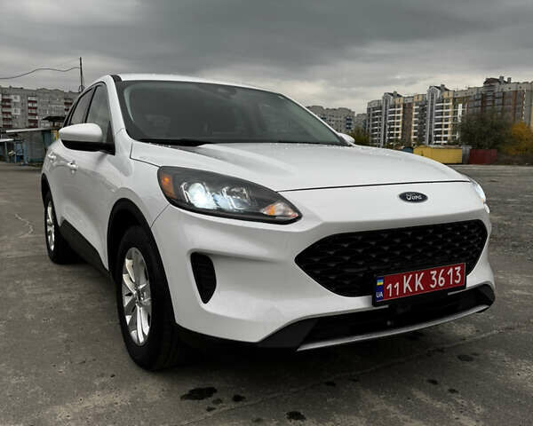 Белый Форд Эскейп, объемом двигателя 1.5 л и пробегом 153 тыс. км за 16300 $, фото 1 на Automoto.ua