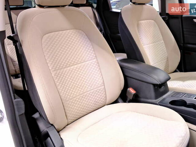 Белый Форд Эскейп, объемом двигателя 1.5 л и пробегом 127 тыс. км за 16900 $, фото 43 на Automoto.ua