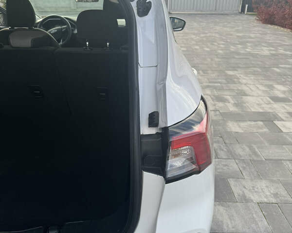 Белый Форд Эскейп, объемом двигателя 2.5 л и пробегом 60 тыс. км за 21000 $, фото 36 на Automoto.ua