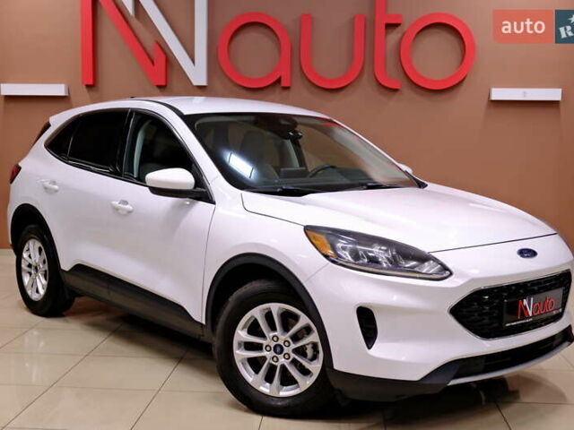Белый Форд Эскейп, объемом двигателя 1.5 л и пробегом 127 тыс. км за 16900 $, фото 4 на Automoto.ua