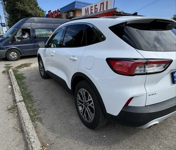 Белый Форд Эскейп, объемом двигателя 2.5 л и пробегом 100 тыс. км за 24200 $, фото 4 на Automoto.ua