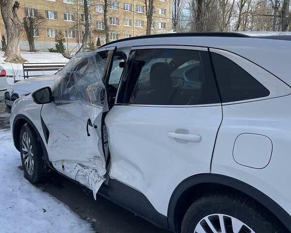 Белый Форд Эскейп, объемом двигателя 2.5 л и пробегом 75 тыс. км за 23900 $, фото 31 на Automoto.ua