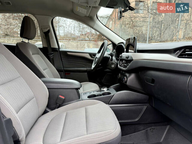 Білий Форд Ескейп, об'ємом двигуна 1.5 л та пробігом 149 тис. км за 14300 $, фото 32 на Automoto.ua