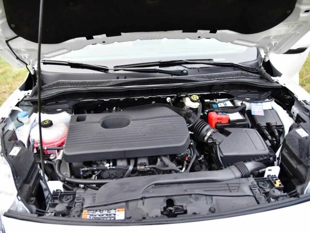 Белый Форд Эскейп, объемом двигателя 2 л и пробегом 81 тыс. км за 12900 $, фото 9 на Automoto.ua