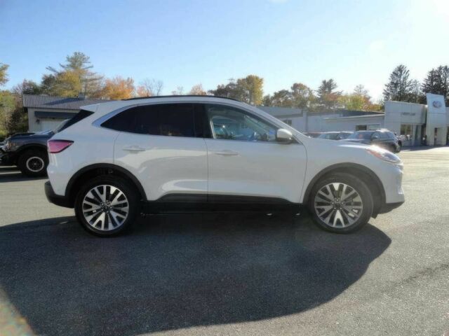 Белый Форд Эскейп, объемом двигателя 2 л и пробегом 12 тыс. км за 10300 $, фото 3 на Automoto.ua