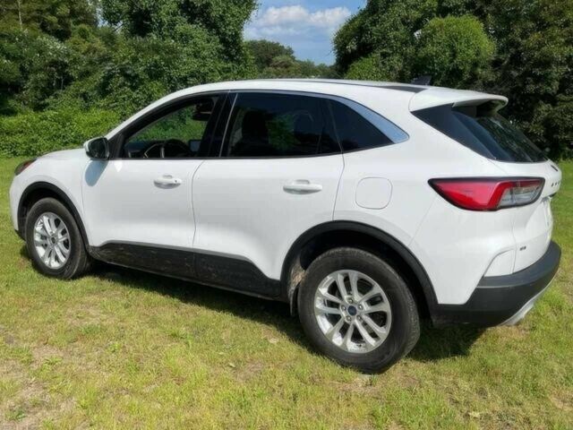 Білий Форд Ескейп, об'ємом двигуна 2.5 л та пробігом 25 тис. км за 14400 $, фото 3 на Automoto.ua