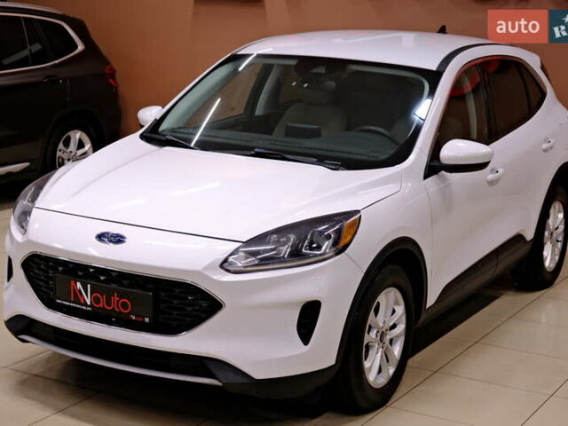 Белый Форд Эскейп, объемом двигателя 1.5 л и пробегом 127 тыс. км за 16900 $, фото 2 на Automoto.ua