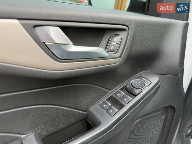 Белый Форд Эскейп, объемом двигателя 1.5 л и пробегом 34 тыс. км за 19999 $, фото 20 на Automoto.ua