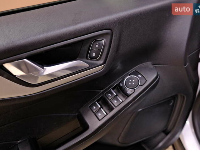 Белый Форд Эскейп, объемом двигателя 1.5 л и пробегом 127 тыс. км за 16900 $, фото 27 на Automoto.ua