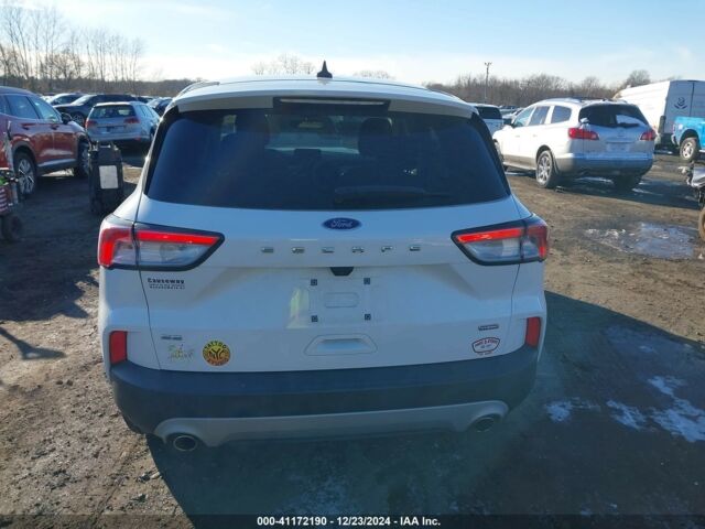 Белый Форд Эскейп, объемом двигателя 2.5 л и пробегом 125 тыс. км за 13450 $, фото 4 на Automoto.ua