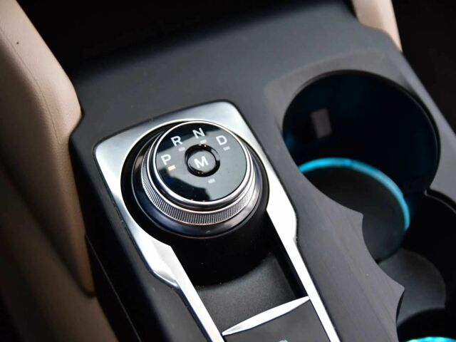 Белый Форд Эскейп, объемом двигателя 2 л и пробегом 81 тыс. км за 12900 $, фото 11 на Automoto.ua