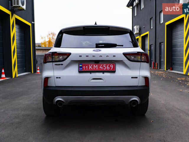 Белый Форд Эскейп, объемом двигателя 2.5 л и пробегом 130 тыс. км за 19700 $, фото 5 на Automoto.ua