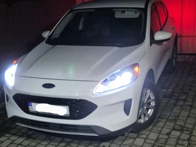 Білий Форд Ескейп, об'ємом двигуна 1.5 л та пробігом 82 тис. км за 15399 $, фото 1 на Automoto.ua