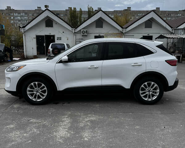 Белый Форд Эскейп, объемом двигателя 1.5 л и пробегом 153 тыс. км за 16300 $, фото 3 на Automoto.ua