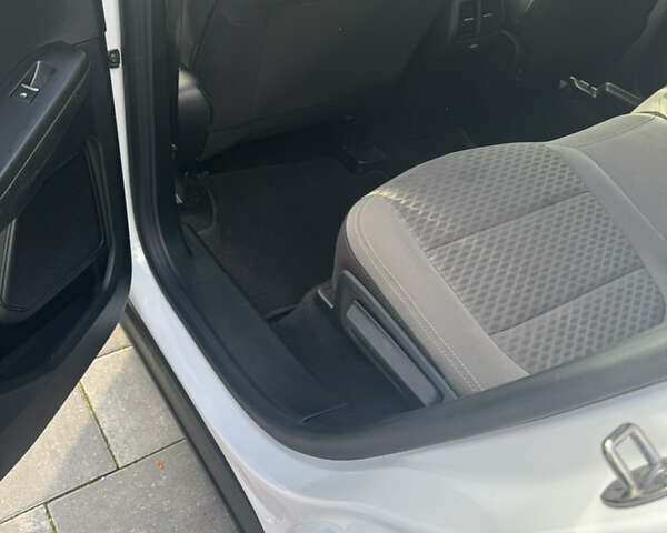 Белый Форд Эскейп, объемом двигателя 2.5 л и пробегом 60 тыс. км за 21000 $, фото 39 на Automoto.ua