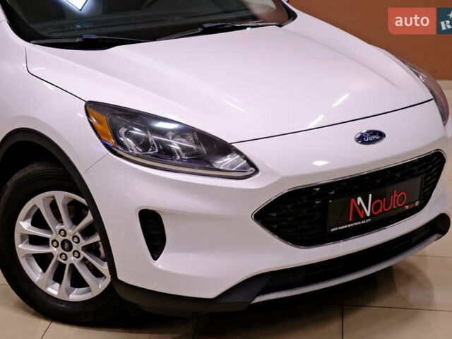 Белый Форд Эскейп, объемом двигателя 1.5 л и пробегом 127 тыс. км за 16900 $, фото 6 на Automoto.ua