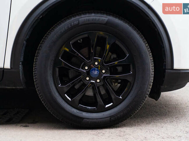 Белый Форд Эскейп, объемом двигателя 2.5 л и пробегом 130 тыс. км за 19700 $, фото 24 на Automoto.ua