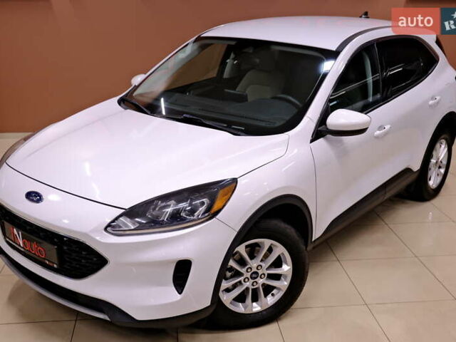 Белый Форд Эскейп, объемом двигателя 1.5 л и пробегом 127 тыс. км за 16900 $, фото 9 на Automoto.ua