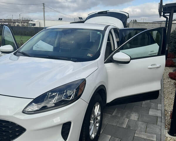 Белый Форд Эскейп, объемом двигателя 2.5 л и пробегом 60 тыс. км за 21000 $, фото 11 на Automoto.ua