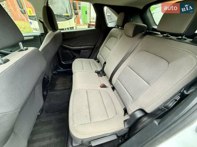 Білий Форд Ескейп, об'ємом двигуна 1.5 л та пробігом 149 тис. км за 14300 $, фото 34 на Automoto.ua