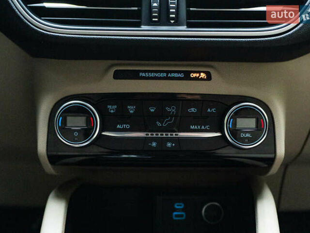 Белый Форд Эскейп, объемом двигателя 2.5 л и пробегом 130 тыс. км за 19700 $, фото 18 на Automoto.ua