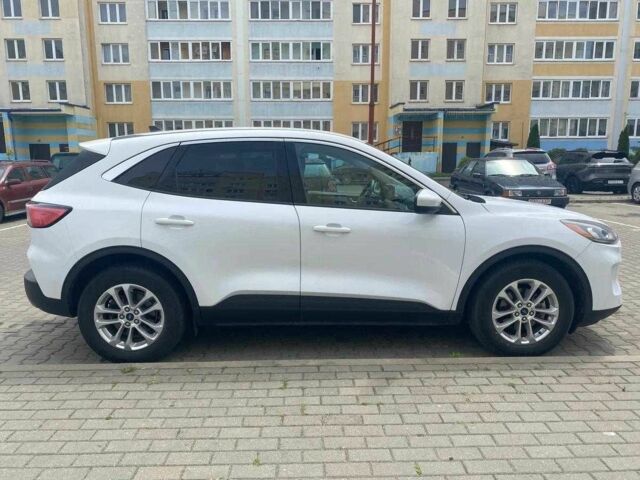 Белый Форд Эскейп, объемом двигателя 2.5 л и пробегом 74 тыс. км за 15600 $, фото 1 на Automoto.ua